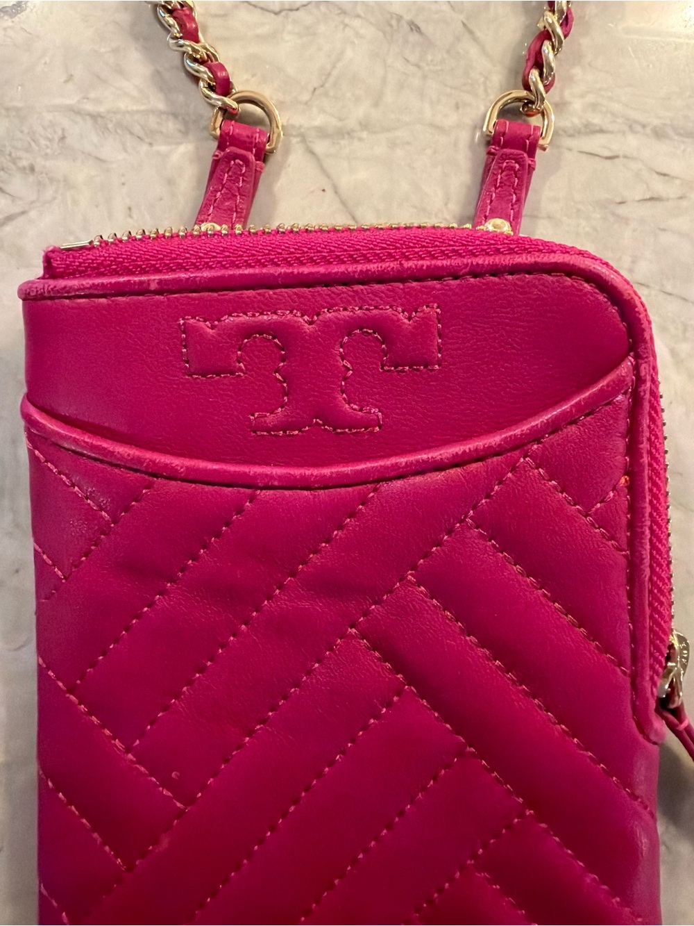 Tory Burch Fuchsia Quilted Leather Crossbody Bag with Chain - Picture 7 of 7